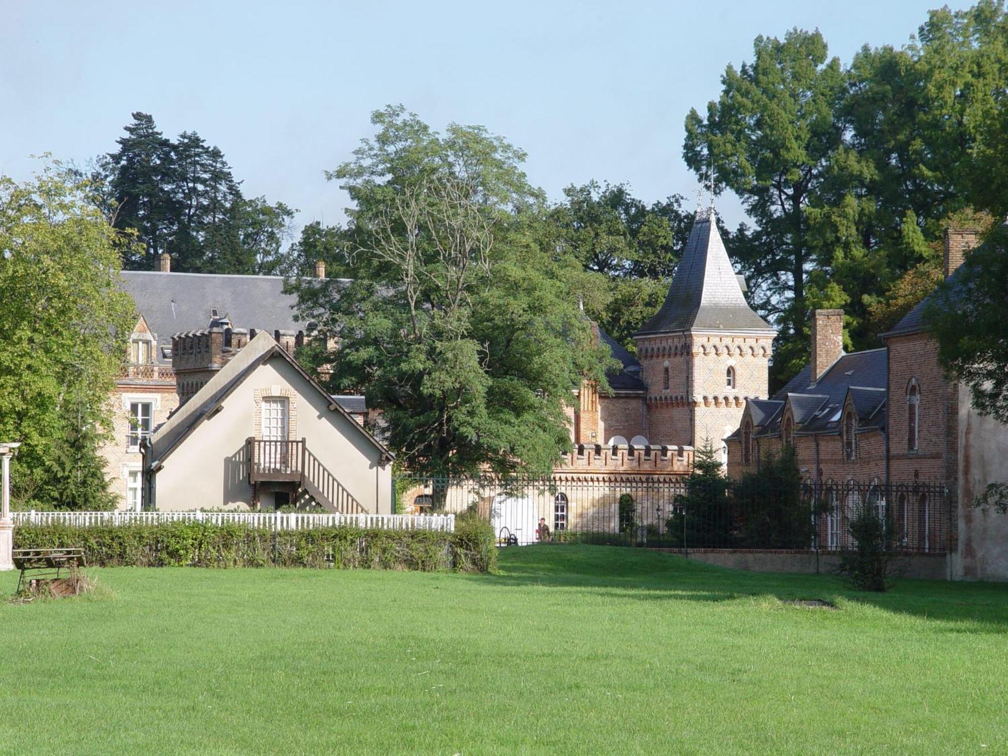 Hostellerie Du Chateau Les Muids La Ferté-Saint-Aubin Eksteriør bilde