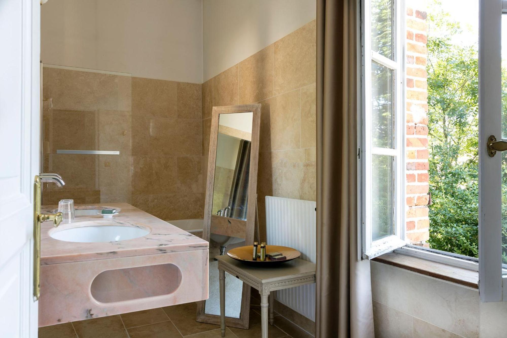 Hostellerie Du Chateau Les Muids La Ferté-Saint-Aubin Eksteriør bilde