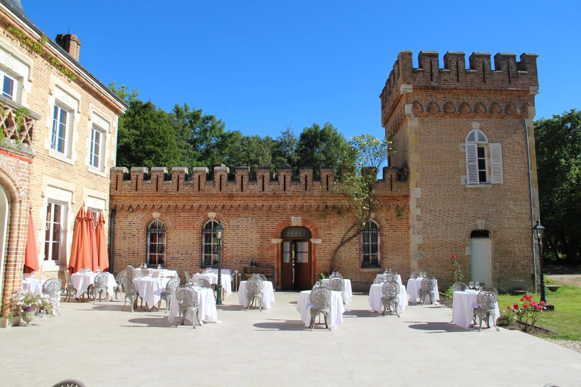 Hostellerie Du Chateau Les Muids La Ferté-Saint-Aubin Eksteriør bilde